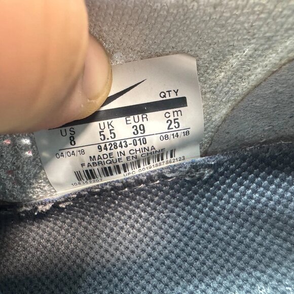 Size 8 Nike Air Vapormax Flyknit 2 Womens NBY Platinum‎ Gold Shoes 942843-010 - Picture 9 of 11